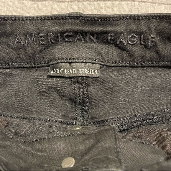 American Eagle Black Super Hi-Rise Jegging Distressed 4 Regular - Picture 4 of 9